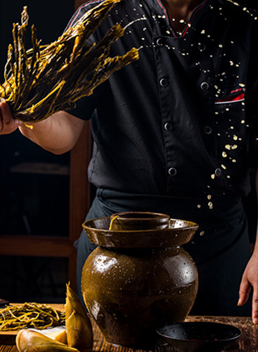 Old-fashioned preserved vegetables and bamboo shoots
