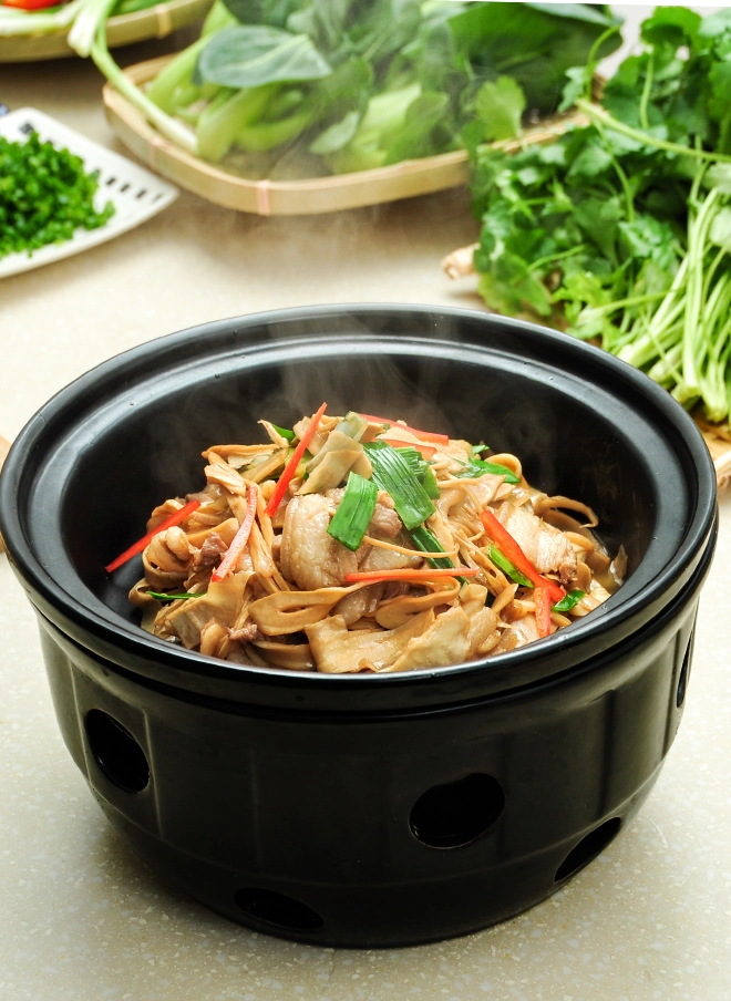Dry pot bamboo shoots